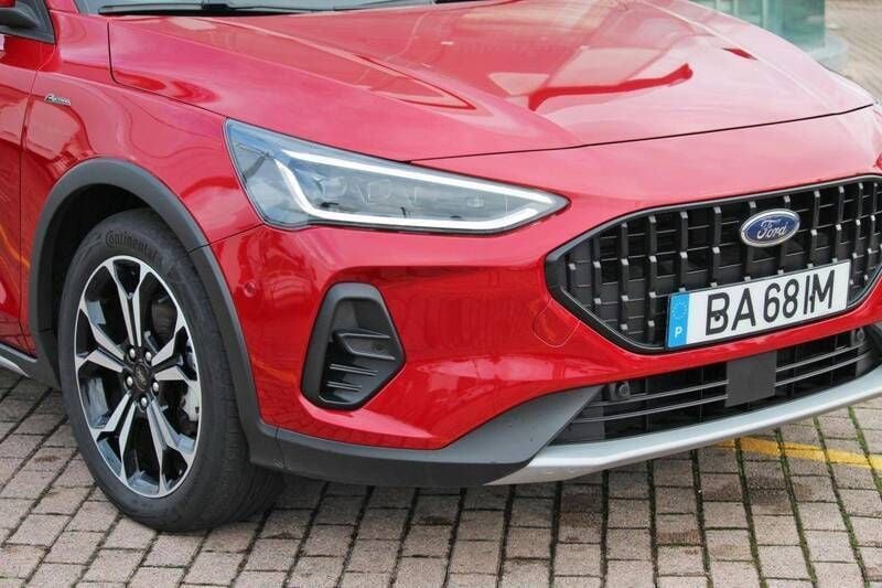 Usado Ford Focus Active X 125 HP (91 kW) 2023 Vermelho Carrinha