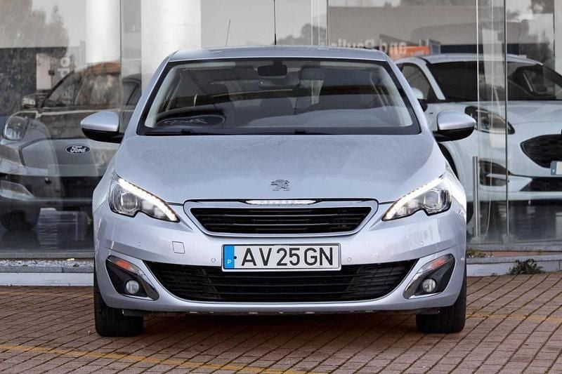 Usado Peugeot 308 Allure 115 HP (84 kW) 2014 Cinza