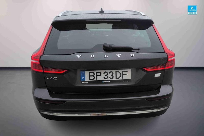 Usado Volvo V60 Core 253 HP (186 kW) 2024 Cinza Carrinha