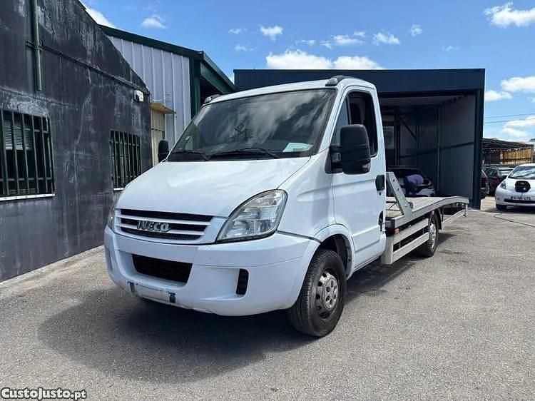 Branco Usado 2010 Iveco Daily Sedan | € 16.500 - Imagem 1/1
