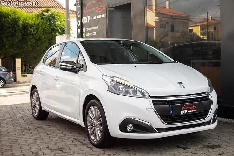 Branco Usado 2019 Peugeot 208 Citadino | € 10.500 (Bom preço) - Imagem 1/1