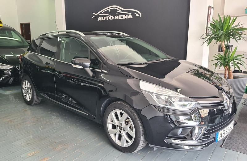 Preto Usado 2020 Renault Clio GrandTour LIMITED Carrinha | € 12.980 (Preço justo) - Imagem 1/4