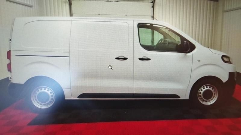 Branco Usado 2023 Citroën e-Jumpy Monovolume | € 21.900 - Imagem 1/1