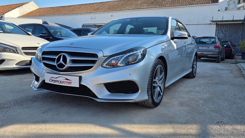 Cinza Usado 2013 Mercedes E300 Avantgarde Sedan | € 21.250 (Preço justo) - Imagem 1/4