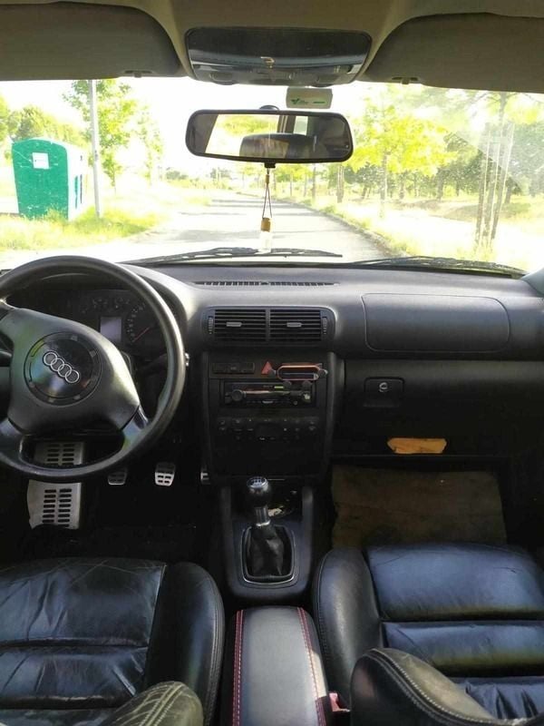Usado Audi A3 131 HP (96 kW) 2001 Cinzento Citadino