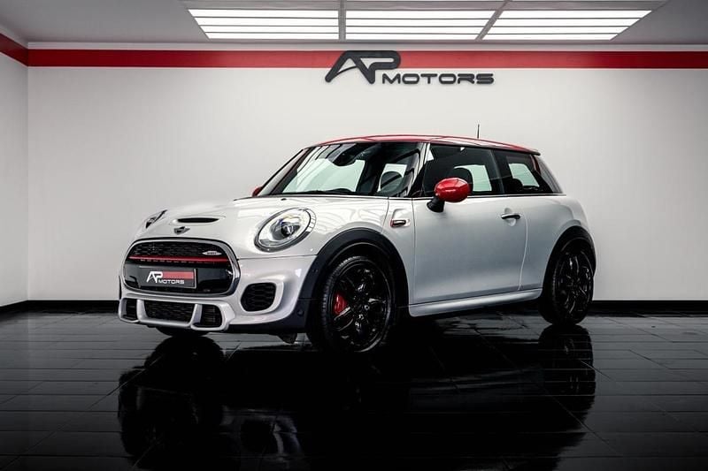 Cinzento Usado 2015 Mini Cooper Citadino | € 21.000 (Preço elevado) - Imagem 1/4