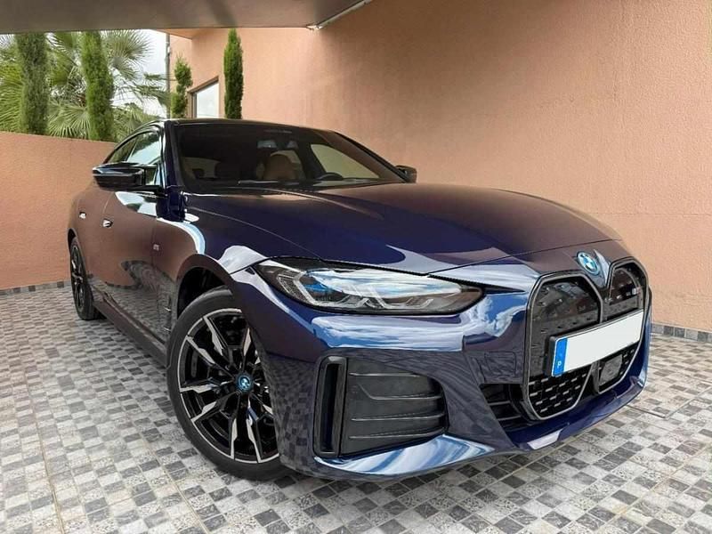 Azul Usado 2022 BMW i4 Sedan | € 46.900 (Caro) - Imagem 1/4
