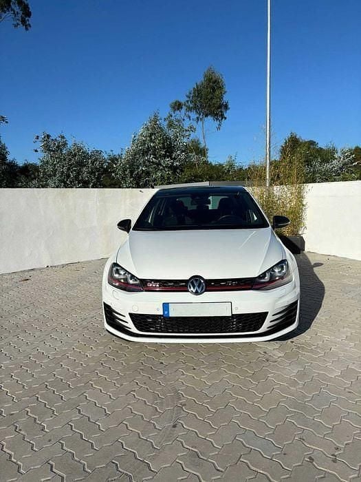 Usado 2014 VW Golf VII GTI Sedan | € 19.500 (Bom preço) - Imagem 1/4