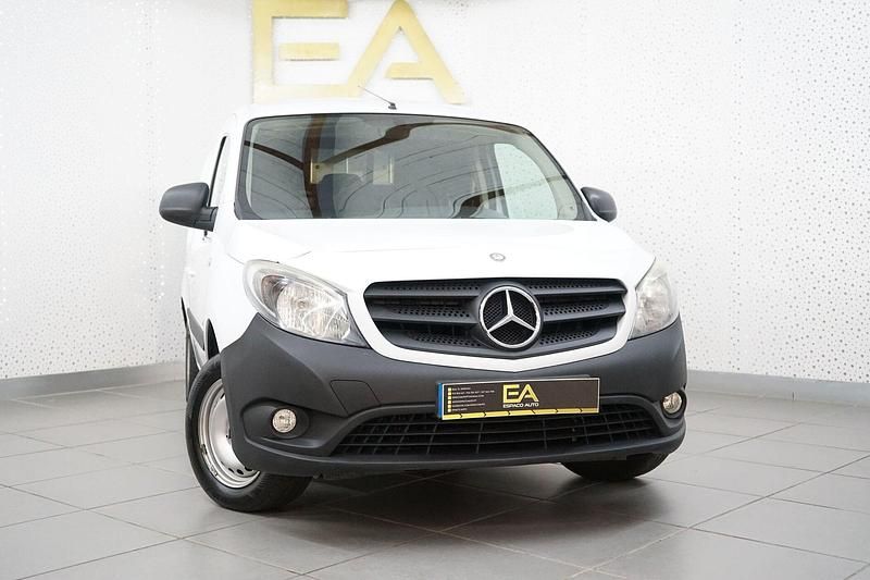 Branco Usado 2017 Mercedes Citan 109 Sedan | € 11.980 - Imagem 1/4