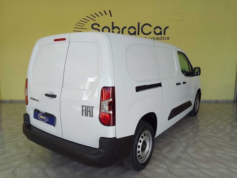 Branco Usado 2024 Fiat Doblò Monovolume | € 23.000 (Preço elevado) - Imagem 1/4