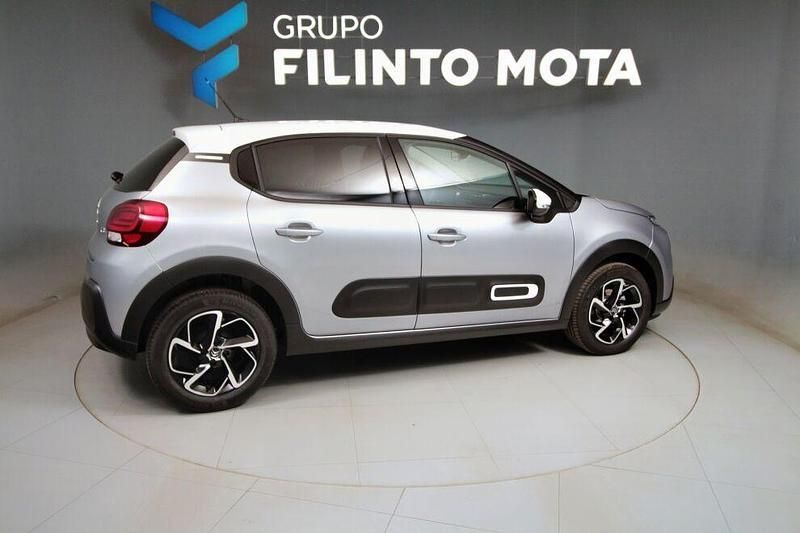 Cinza Usado 2022 Citroën C3 PureTech Citadino | € 12.580 (Preço justo) - Imagem 1/4