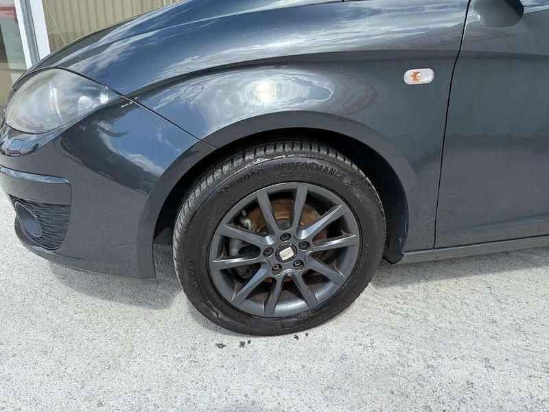 Usado Seat Altea 105 HP (77 kW) 2011 Preto