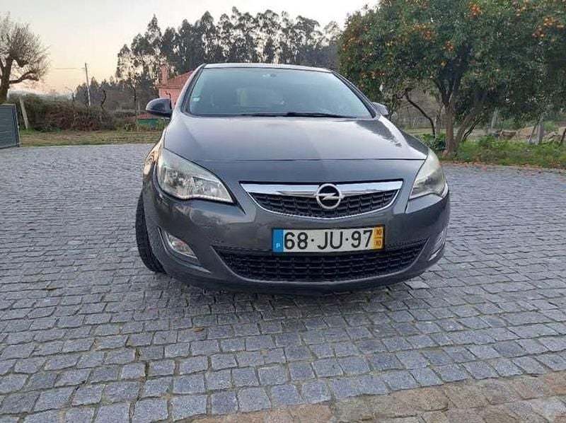 Usado 2010 Opel Astra Sedan | € 4.950 (Preço justo) - Imagem 1/4