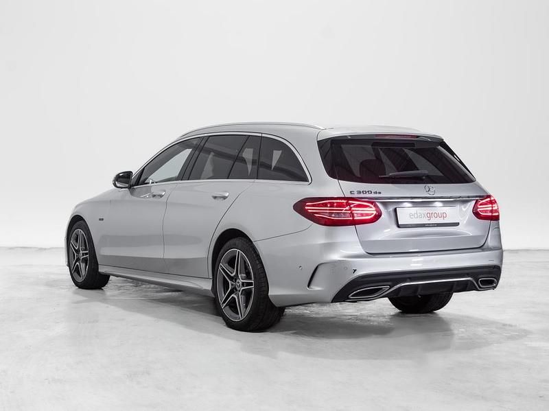 Usado Mercedes C300 AMG line 194 HP (142 kW) 2020 Cinza Carrinha