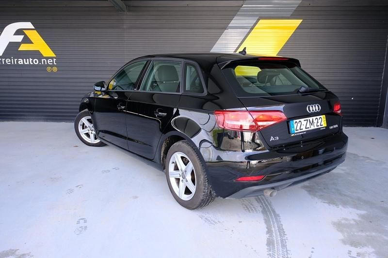 Usado Audi A3 Premium 116 HP (85 kW) 2019 Preto Sedan