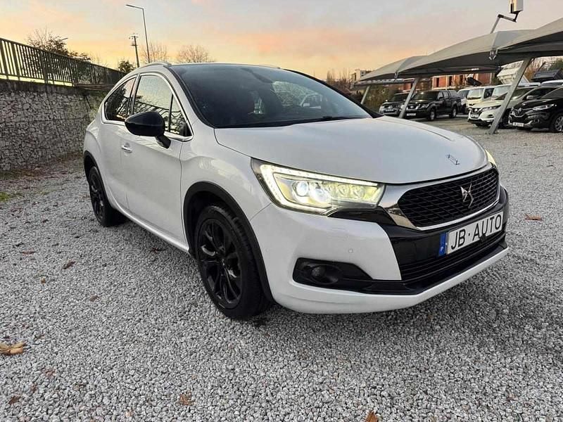 Usado DS Automobiles DS4 So Chic 120 HP (88 kW) 2018 Branco Citadino