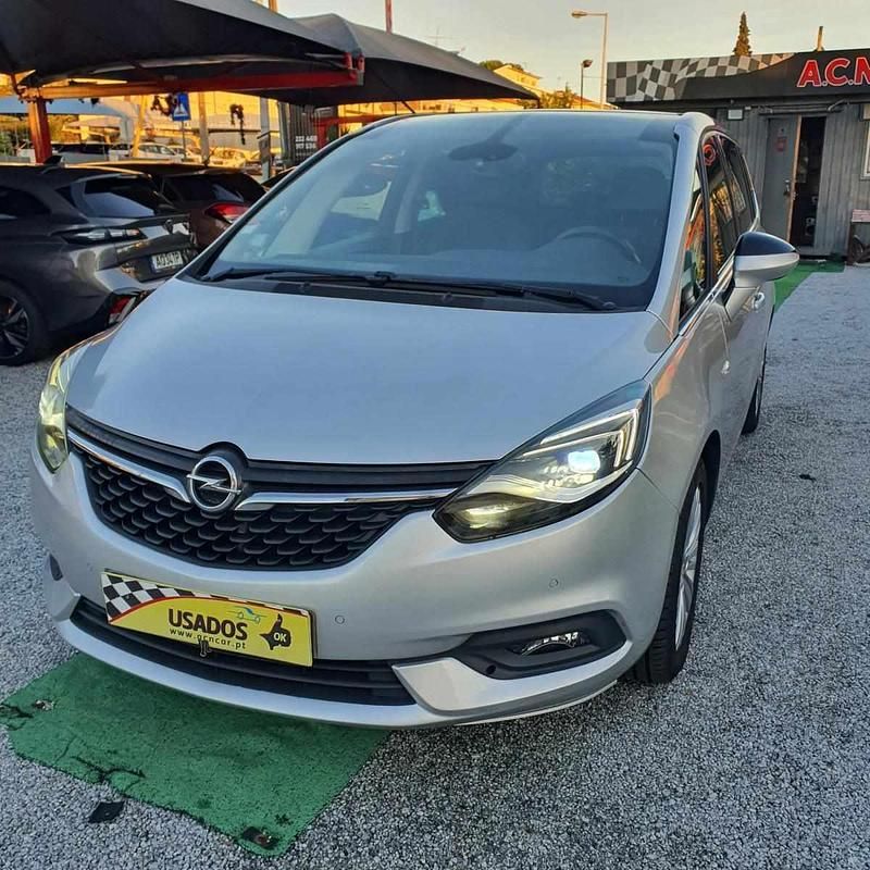 Cinzento Usado 2017 Opel Zafira Monovolume | € 16.950 (Caro) - Imagem 1/4
