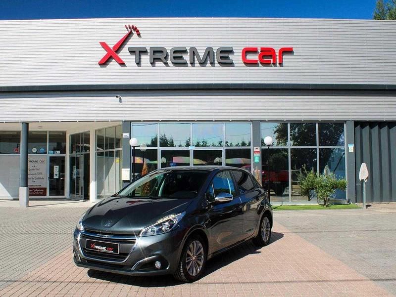 Cinzento Usado 2017 Peugeot 208 Citadino | € 9.900 (Preço justo) - Imagem 1/4