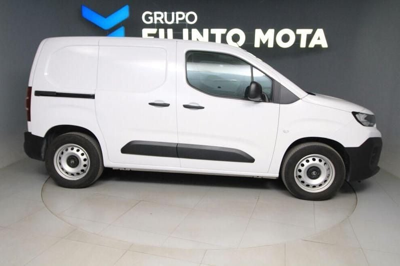 Branco Usado 2025 Citroën e-Berlingo Monovolume | € 27.990 - Imagem 1/4