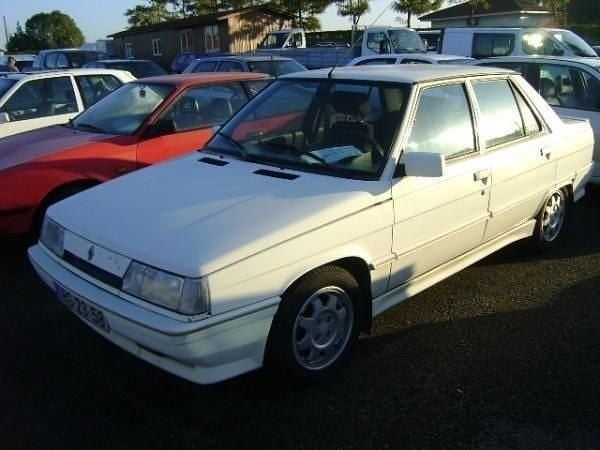 Branco Usado 1989 Renault R9 Sedan | € 4.000 - Imagem 1/4