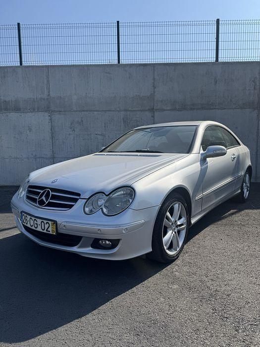 Usado 2005 Mercedes CLK220 | € 9.900 - Imagem 1/4
