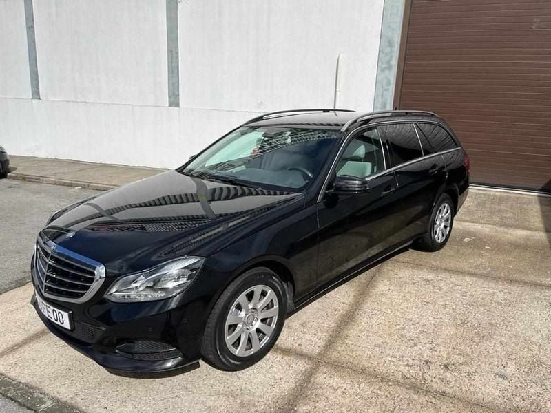 Preto Usado 2014 Mercedes E200 Carrinha | € 16.750 - Imagem 1/4