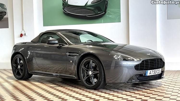 Cinza Usado 2022 Aston Martin V8 Vantage Cabrios | € 97.500 - Imagem 1/1