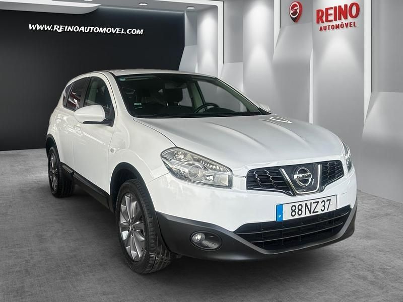 Usado Nissan Qashqai N-TEC 130 HP (95 kW) 2013 Branco SUV