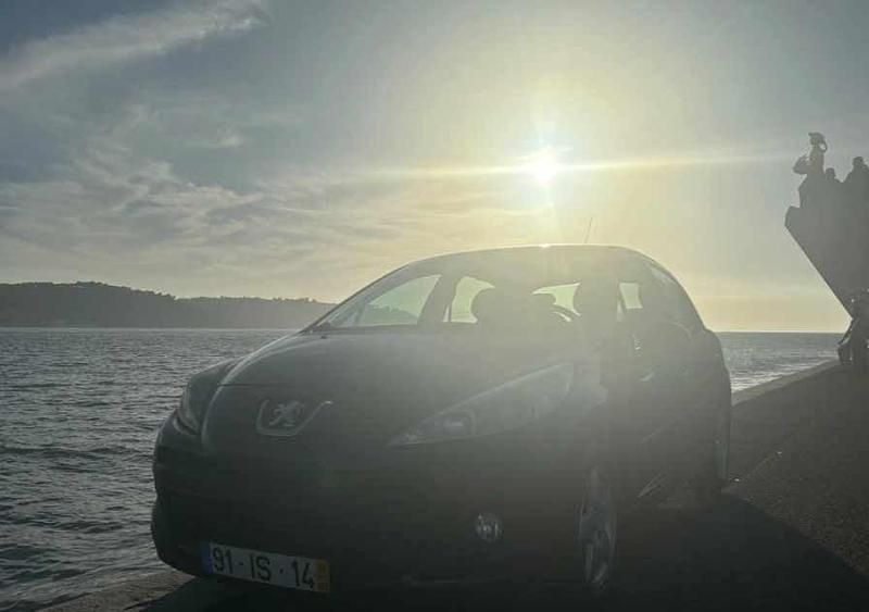 Preto Usado 2010 Peugeot 207 Citadino | € 6.900 (Bom preço) - Imagem 1/4