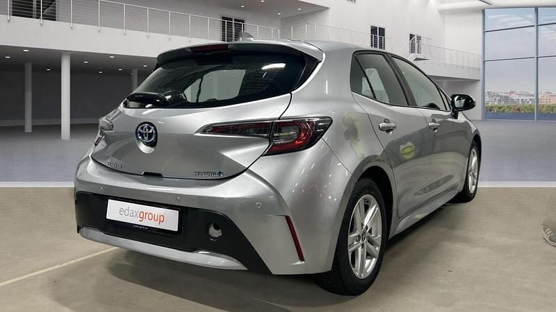 Usado Toyota Corolla Active 122 HP (89 kW) 2022 Cinza Sedan