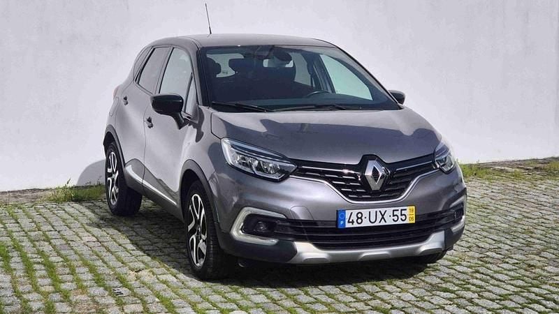 Usado Renault Captur 110 HP (80 kW) 2018 Cinza SUV