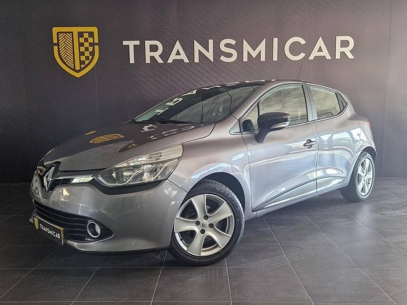 Cinzento Usado 2015 Renault Clio IV | € 9.650 (Preço justo) - Imagem 1/4