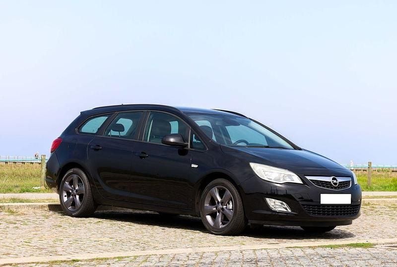 Usado 2012 Opel Astra Sport Carrinha | € 6.800 - Imagem 1/4