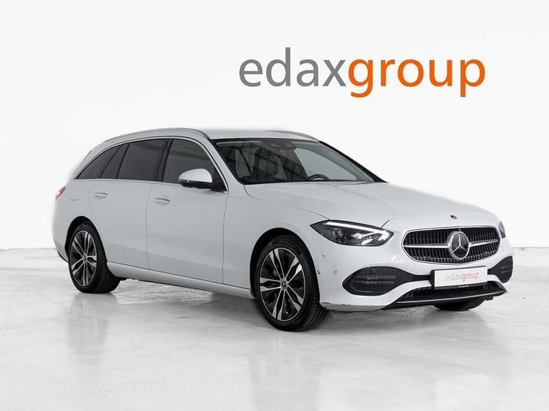 Usado Mercedes C300 Avantgarde 313 HP (230 kW) 2023 Branco Carrinha