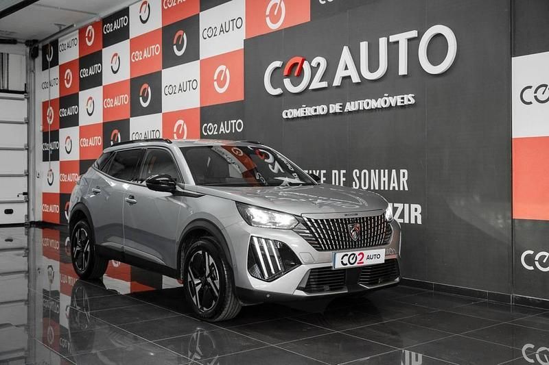 Cinzento Usado 2024 Peugeot 2008 Allure SUV | € 22.900 (Preço justo) - Imagem 1/4