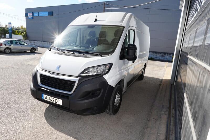 Usado Peugeot Boxer 140 HP (102 kW) 2021 Branco Van