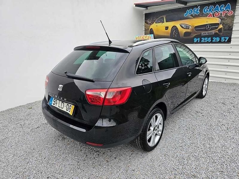 Usado Seat Ibiza 105 HP (77 kW) 2010 Preto Sedan