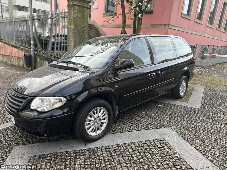 Preto Usado 2005 Chrysler Grand Voyager Monovolume | € 6.990 - Imagem 1/1