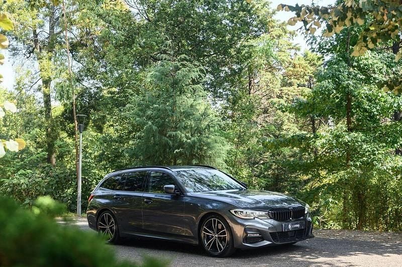 Cinza Usado 2021 BMW 330 Carrinha | € 33.500 (Caro) - Imagem 1/4