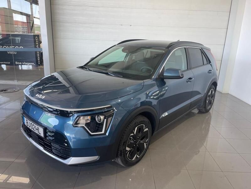 Azul Usado 2024 Kia e-Niro SUV | € 36.750 (Preço justo) - Imagem 1/4
