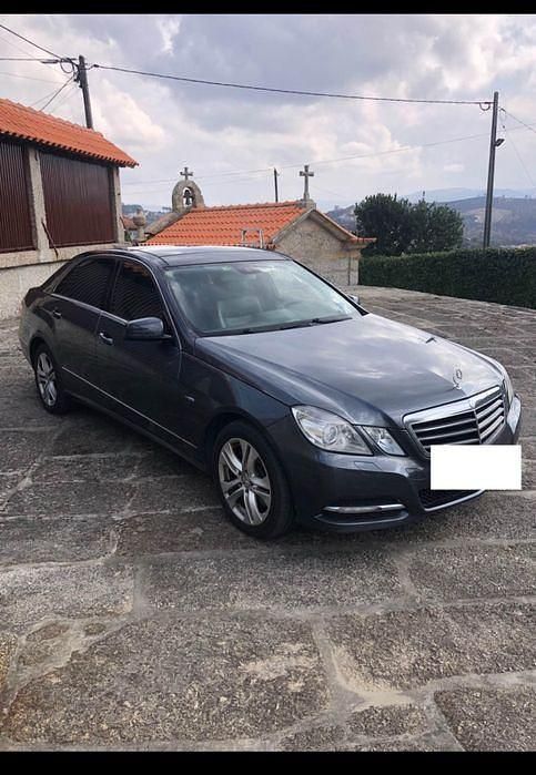 Usado 2011 Mercedes E250 Sedan | € 9.500 - Imagem 1/4
