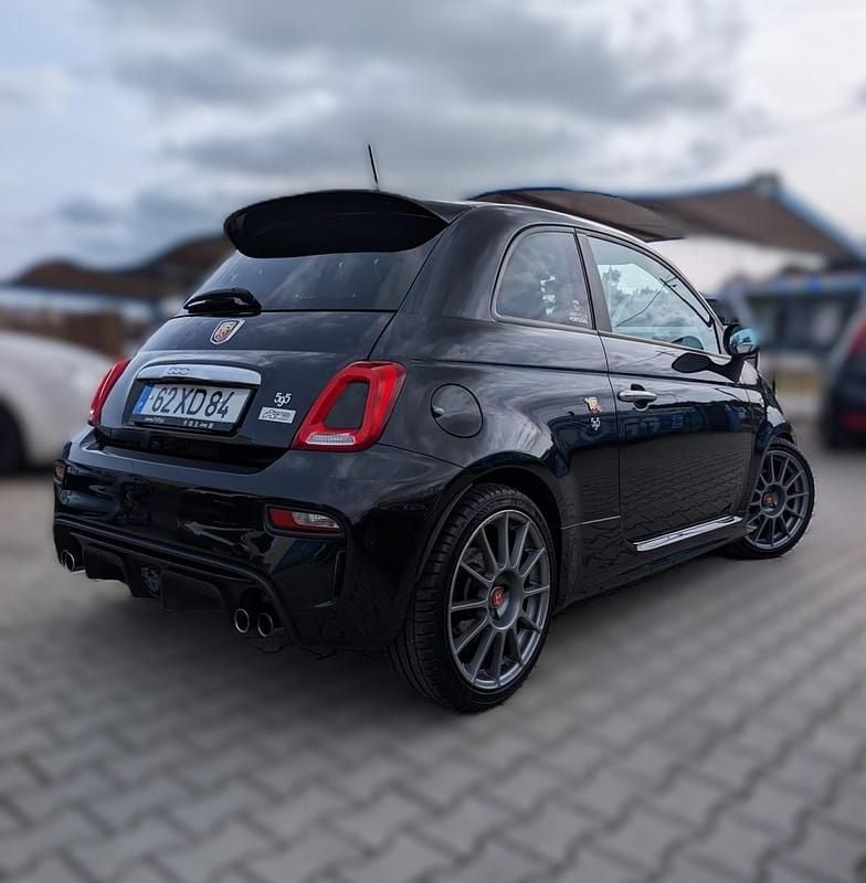Usado Abarth 595 160 HP (117 kW) 2019 Preto