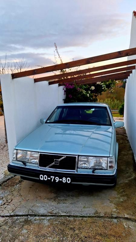 Usado Volvo 760 170 HP (125 kW) 1988 Cinza Sedan