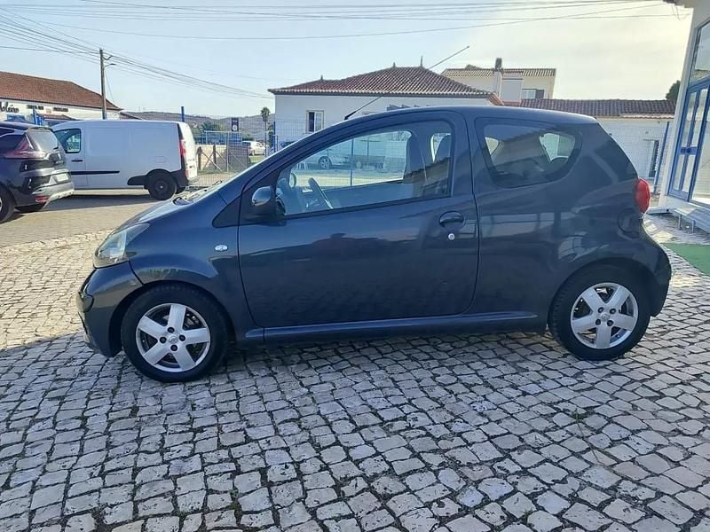 Usado Toyota Aygo 68 HP (50 kW) 2008 Azul Citadino