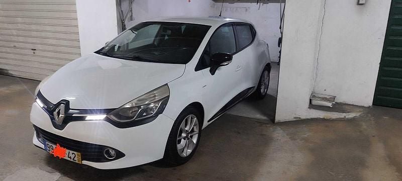 Usado 2016 Renault Clio IV Sedan | € 7.900 (Bom preço) - Imagem 1/4