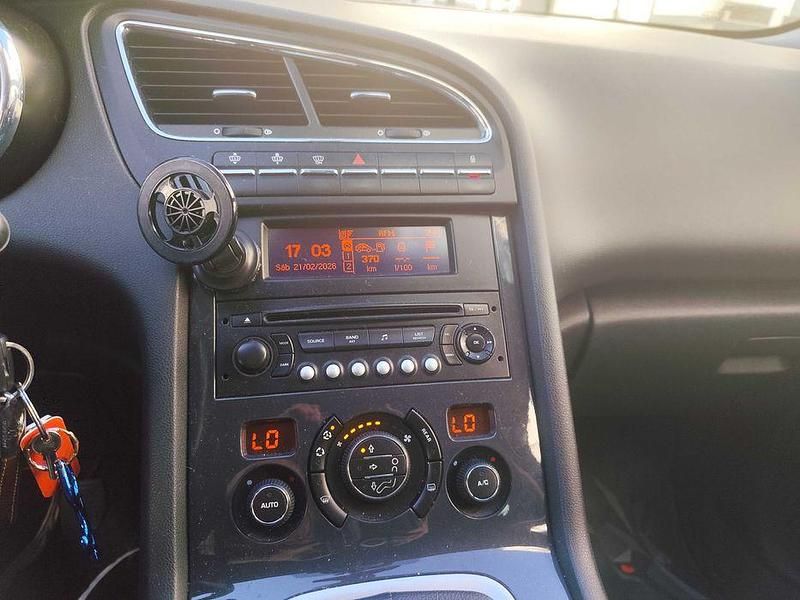 Usado Peugeot 5008 112 HP (82 kW) 2011 Monovolume