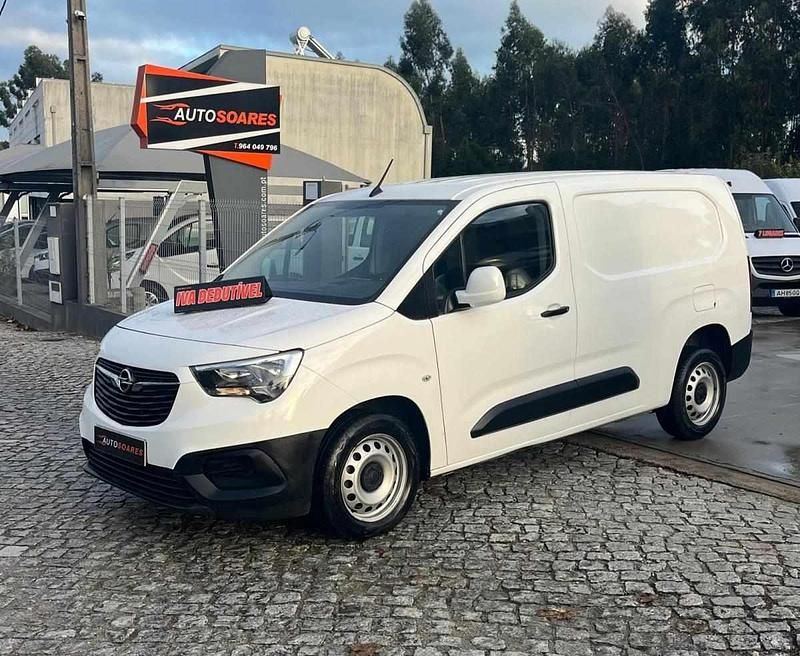 Usado Opel Combo 102 HP (75 kW) 2021 Branco Sedan