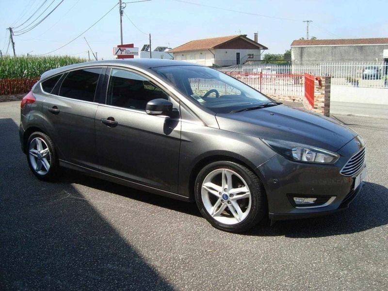 Usado Ford Focus Titanium 120 HP (88 kW) 2016 Cinza Citadino