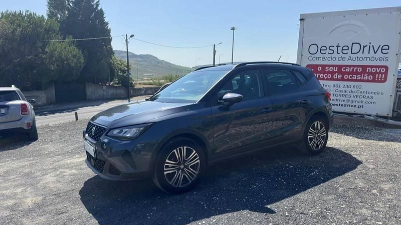 Cinza escuro Usado 2023 Seat Arona Style SUV | € 17.900 (Preço justo) - Imagem 1/4