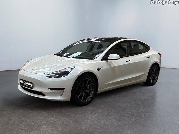 Branco Usado 2021 Tesla Model 3 Standard Range Plus Sedan | € 20.950 (Bom preço) - Imagem 1/1